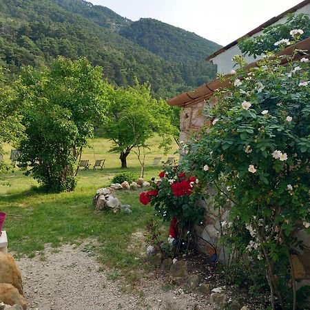 Gite La Mountagna Peyroules Eksteriør billede